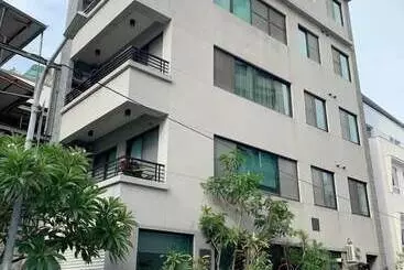 پانسیون Lea's Apartment A