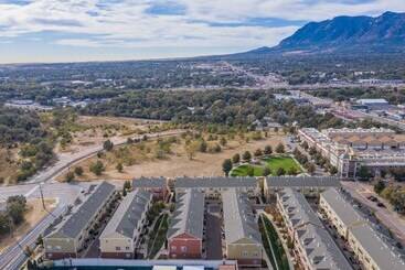 آپارتمان‌های توریست‌ها Urban Practicality! 3 Beds, Patios & Dog Friendly