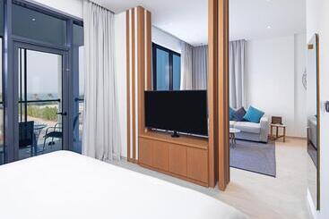 C Central Hotel And Resort The Palm