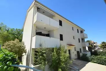 Turistihuoneistot Apartment Srecko