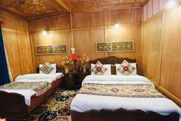 Hotel Lake Victoria Houseboats