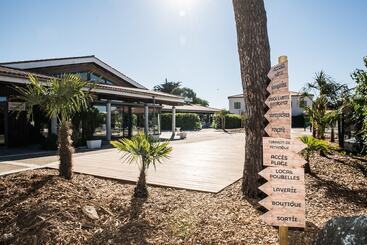 בית מלון כפרי Camping Les Grenettes