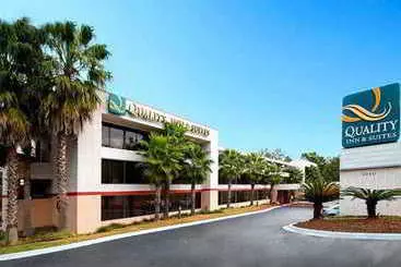 هتل Quality Inn & Suites