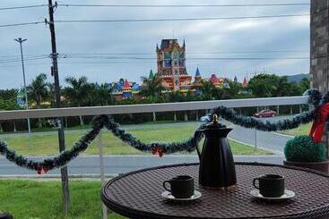 پانسیون Pousada Queiroz Em Frente Ao Parque Beto Carrero