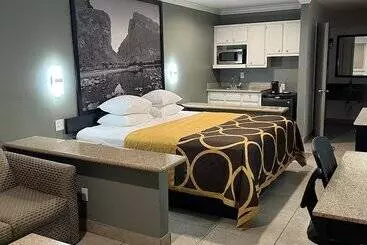 酒店 Super 8 By Wyndham Mcallen Downtown Airport La Plaza Mall