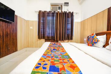 Hotel Fabexpress Raja Palace 300m From Dehradun Railway Station