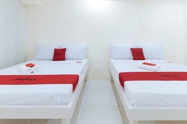 פנסיון Reddoorz @ Dbuilders Rooms Lower Bicutan