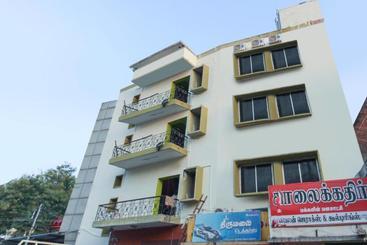 Hotel Oyo 66875  Vijay Paradise