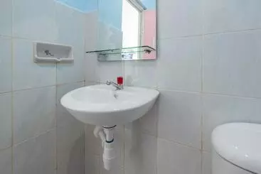Hotel Oyo 2775 Rf Homestay