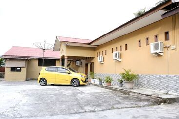 Hotell Spot On 2766 Kezia Kost