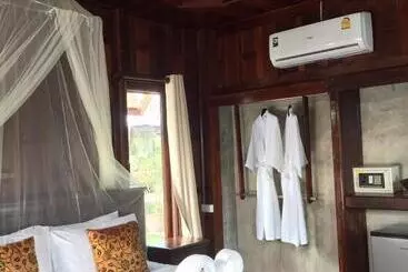 هتل Tara Beach Resort Udonthani