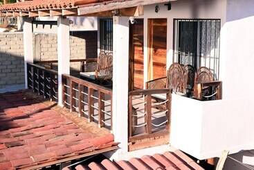 هتل Vista Guamilule