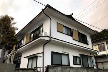 Pensió Guest House Hachi Hachi