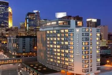 Отель Sheraton Minneapolis Downtown Convention Center