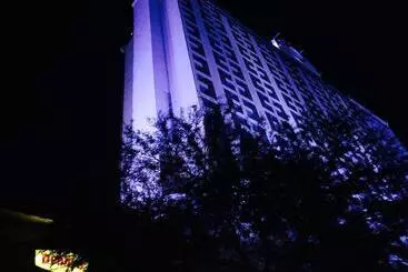 리조트 Laughlin River Lodge