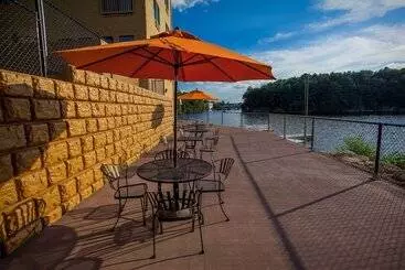 The Vue Boutique Hotel & Boathouse