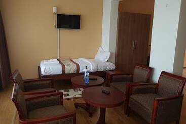 هتل Esikar Gardens