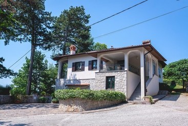 Turistihuoneistot Villa Harmonija