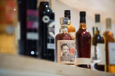 Отель Golden Tulip Porto Vecchio