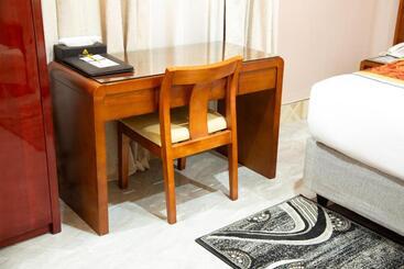 Hotel Royal Tughimbe