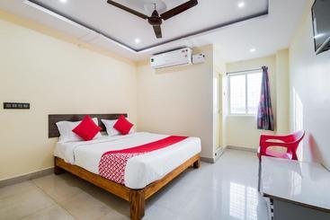 هتل Oyo 69110 Mohan Residency