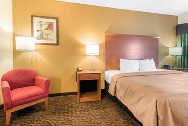 Clarion Hotel & Suites University Shippensburg