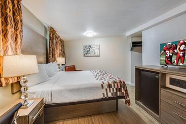 酒店 Ramada By Wyndham Medford Airport North