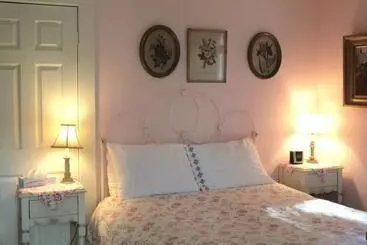 酒店 Secret Garden Inn & Cottages