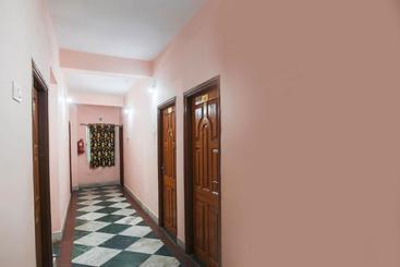 Hotell Spot On 67037 Sanvi