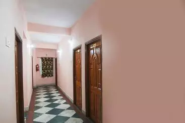 Hôtel Spot On 67037  Sanvi