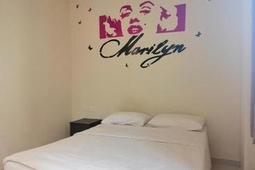 Hotel Oyo 89810 In@ Taman Gaya