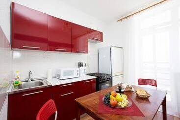 Жильё для туристов Apartment Etazhydaily Soyuznaya Shchorsa