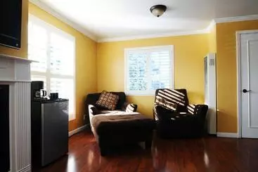 Отель Sunset Inn Pacific Grove