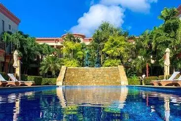 هتل La Placita Inn