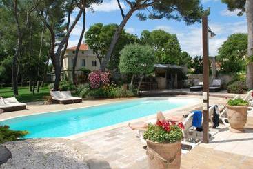 צימר Chateau Sainte Colombe