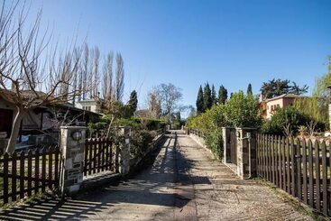 관광객 아파트 Villa Helios