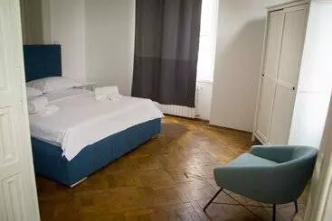 Turistihuoneistot Cardinal Apartments