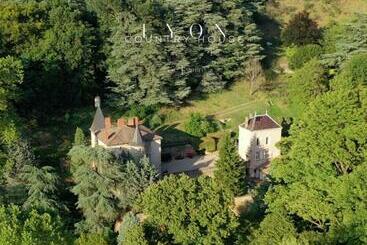 酒店 Lyon Country House La Cabane De La Saone