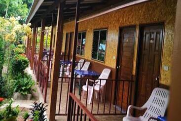 فندق Smiley Frog