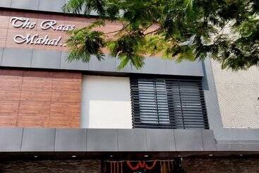 בית מלון כפרי The Raas Mahal