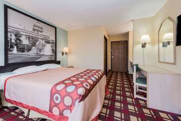 فندق على الطريق Super 8 By Wyndham Martinsville