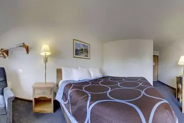 مُتل Country Club Inn & Suites