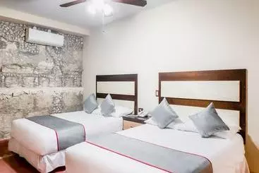 Hotelli Zapata  Y Plaza