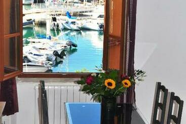 Жильё для туристов Cassis Loc   Appartement Meublé