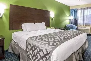 فندق Rodeway Inn & Suites