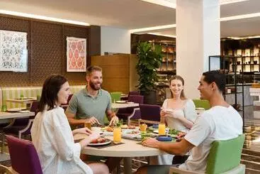 ホテル Pullman Doha West Bay