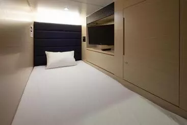 カプセルホテル Y S Cabin&hotel Naha Kokusai Street