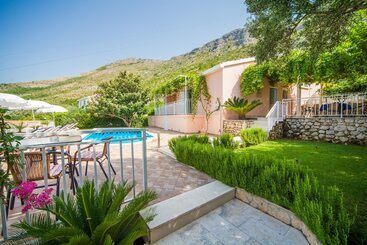 דירות לתיירים Villa Laura