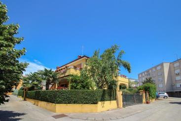 관광객 아파트 Alenka Orange