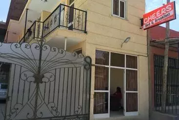 Cheers Bed & Breakfast
